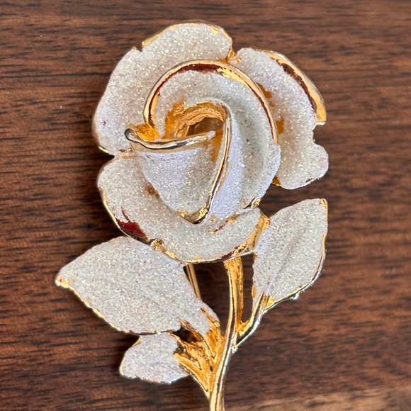 Vintage Gold and Silver Rose Brooch - Picture 2 of 3
